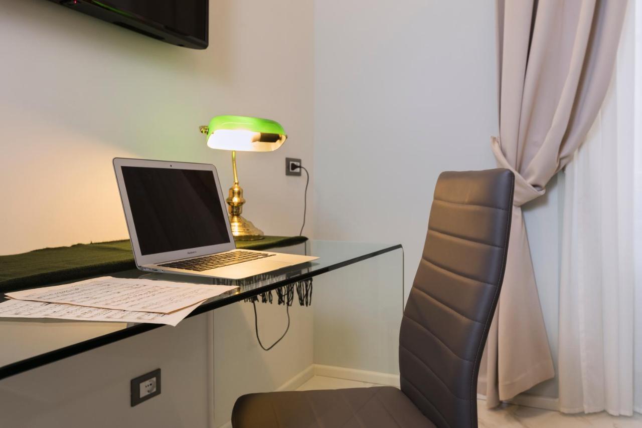 Cavour Suites Guest House Rome Bagian luar foto