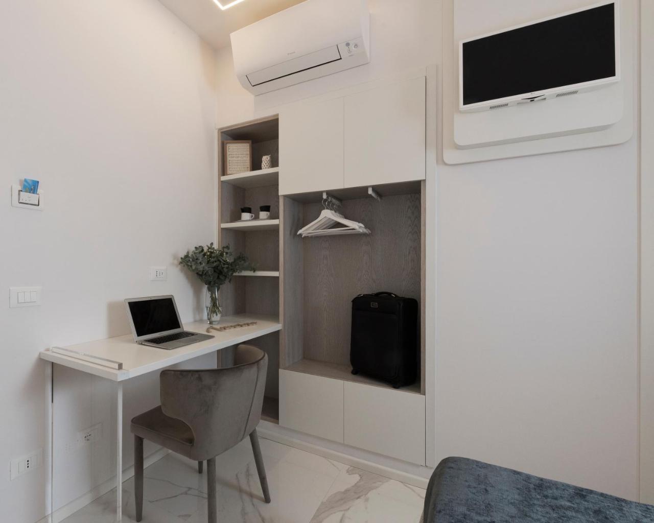 Cavour Suites Guest House Rome Bagian luar foto